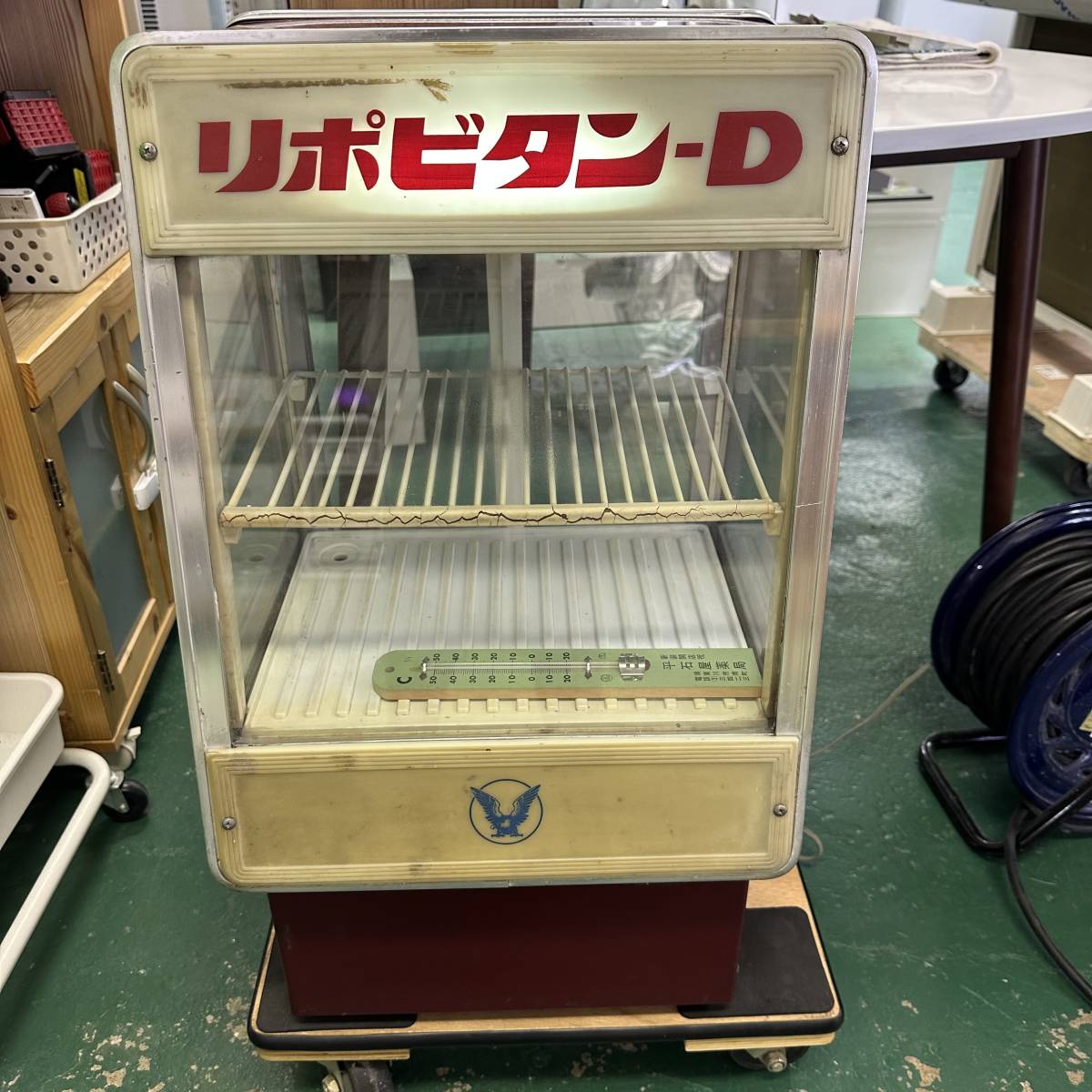 大正製薬リポビタンＤの冷蔵ショーケース　（購入者様で運送業者の手配必要です） 大正製薬リポビタンDの冷蔵ショーケース （購入者様で運送業者