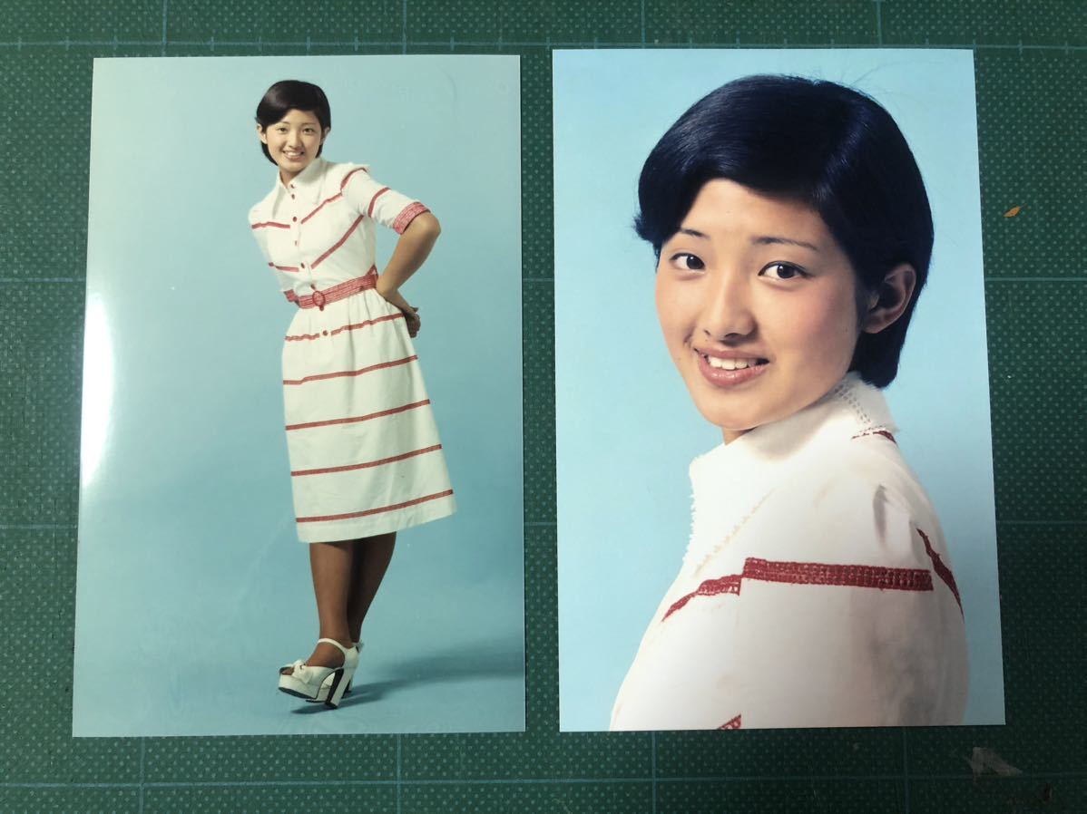 目立った傷や汚れなし】山口百恵 マルベル堂プロマイド写真2枚 白 昭和