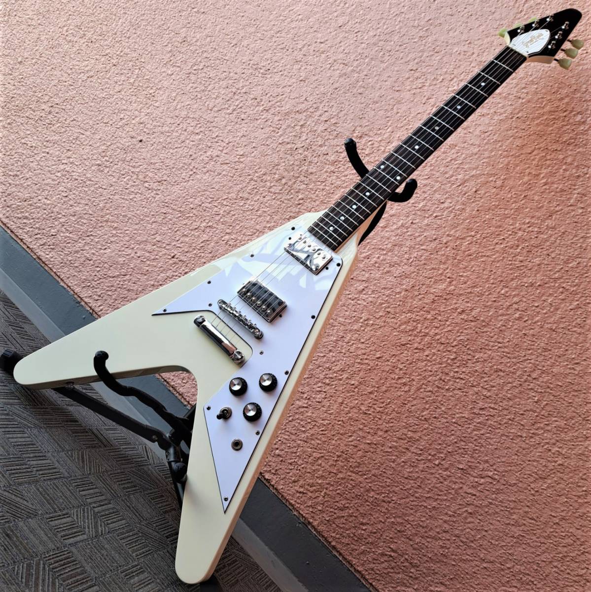 Bacchus の小さなフライングV BFV-Mini レビュー | ギター改造ネット