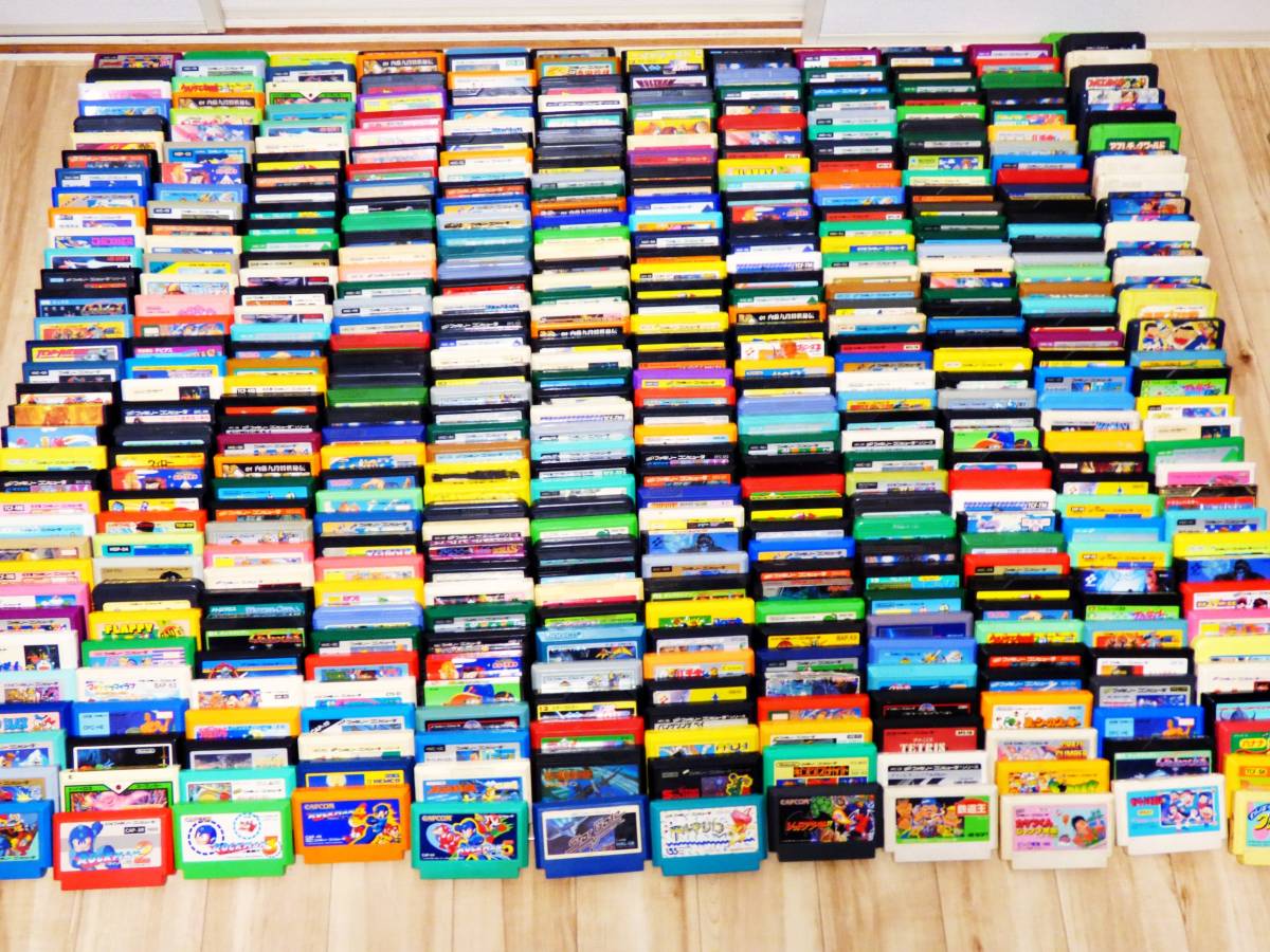 ファミコンハードFC HANDY ・ファミコンソフト11本まとめ売り ファミコンハードFC HANDY ・ファミコンソフト11本まとめ売り