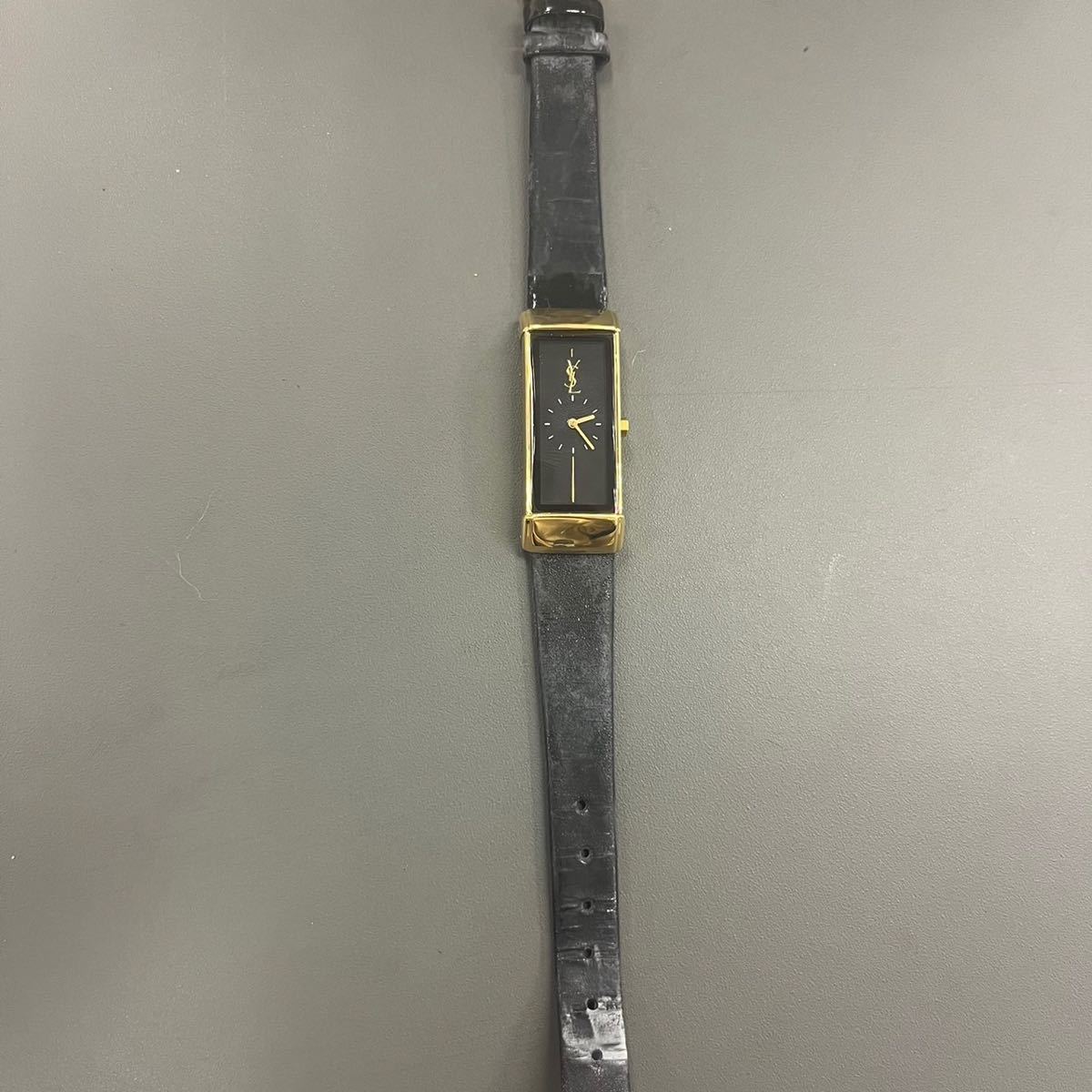 ヴィンテージイブサンローランYSLブラックスクエアウォッチ