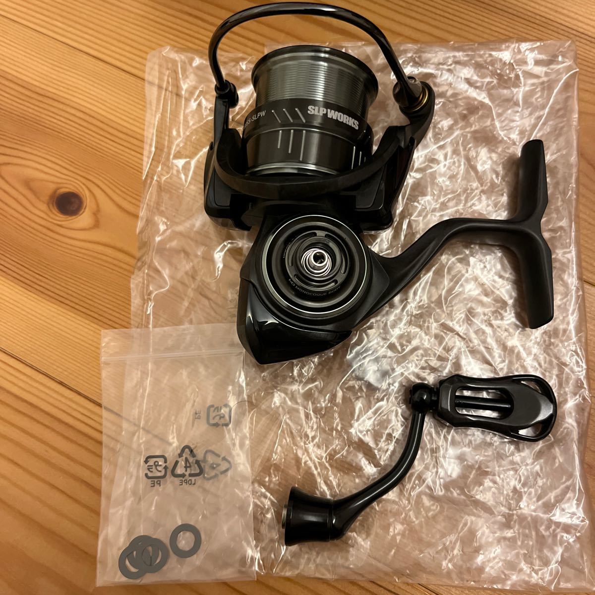 ディスプライト 黒い特務機2号機 DS LT2000SS-SLPW ディスプラウト×SLPW 黒い特務機第3弾！！ | 釣り具のマルハン