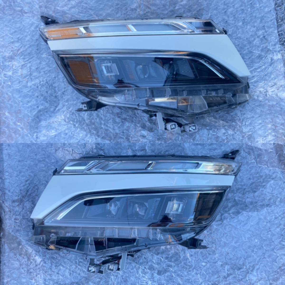 トヨタ ヴォクシー ZRR80 ヘッドライト 左 81150-28J10 トヨタ ヴォクシー ZRR80 ヘッドライト 左 81150-28J10