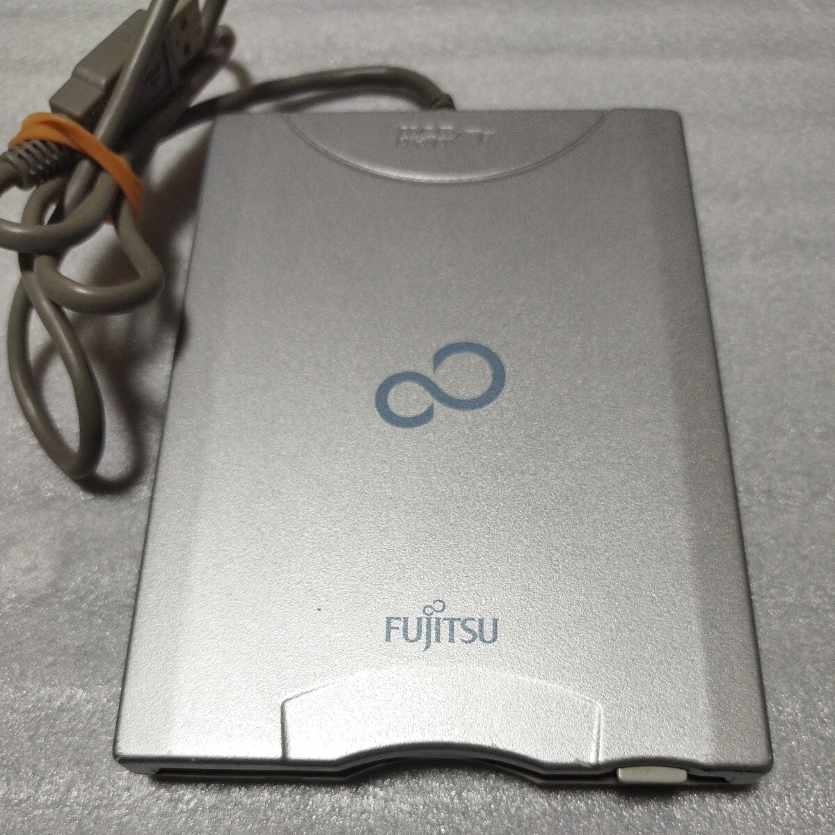 【やや傷や汚れあり】【通電確認】外付け USB フロッピーディスクドライブ FDD 富士通 FUJITSU FMFD51Sの落札情報詳細