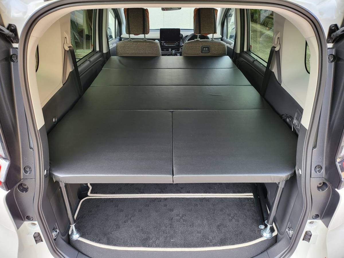トヨタ 未使用 新型シエンタ10系 Z さらっ ホイールキャップ 4個セット