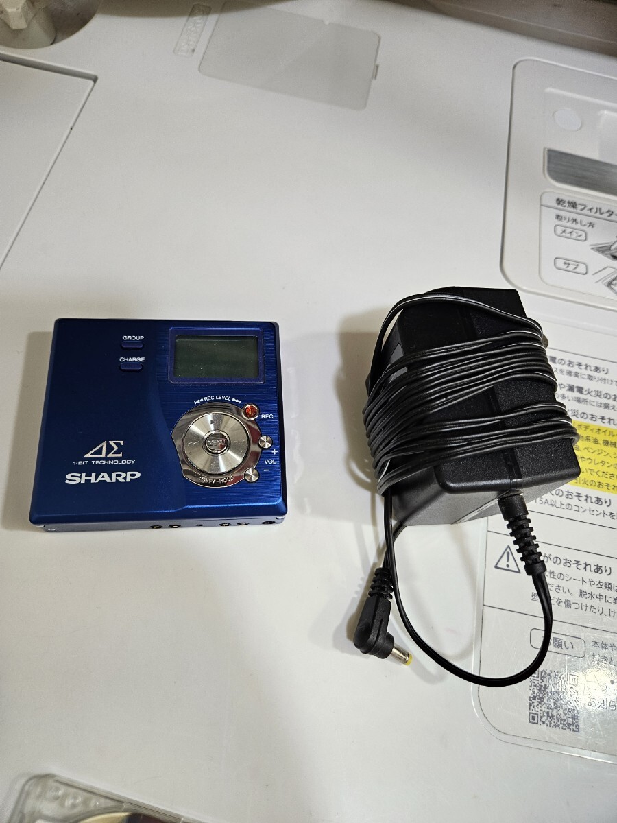 割引発見 KENWOOD ポータブルMDレコーダー 【ジャンク品】+MD55枚+α ポータブルプレーヤー