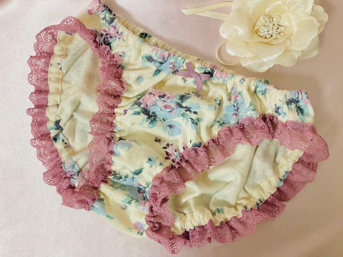 人妻 パンティ 38歳ママゆり 人妻 タンス整理品 ツヤツヤサテン 薔薇の刺繍がサルートに似てますね 下着 艶サテン eco商品 ショーツ パンティ｜ショーツ