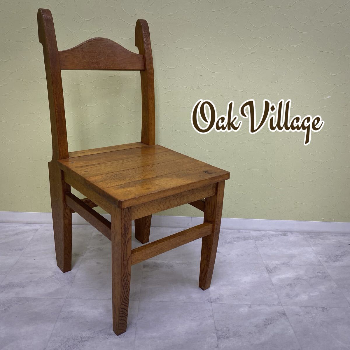 昭和レトロ 古い三脚スツール / VILLAGE 椅子 チェア 腰掛け 陳列台