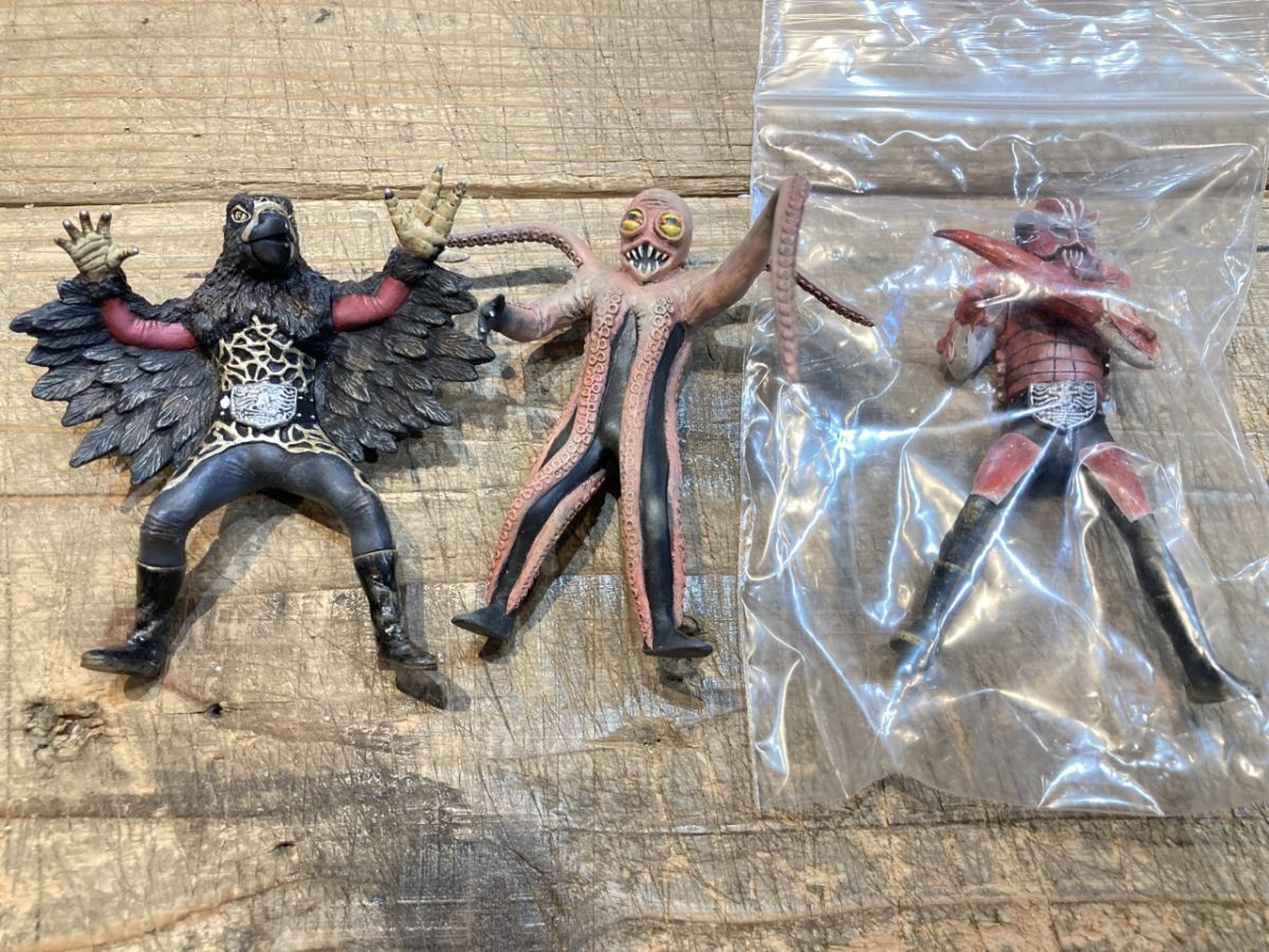 HG仮面ライダーゲルショッカー怪人カナリコブラ改造品 人気セール ＨＧ 仮面ライダー 『カナリコブラ』☆ リペイント ☆ 改造品