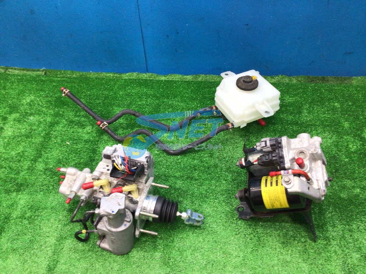 【傷や汚れあり】ホンダ ヴェゼル ハイブリッド RU3 純正 ABSアクチュエーター T7BJ5 4S28B-0271 7AB1F JN8D ...