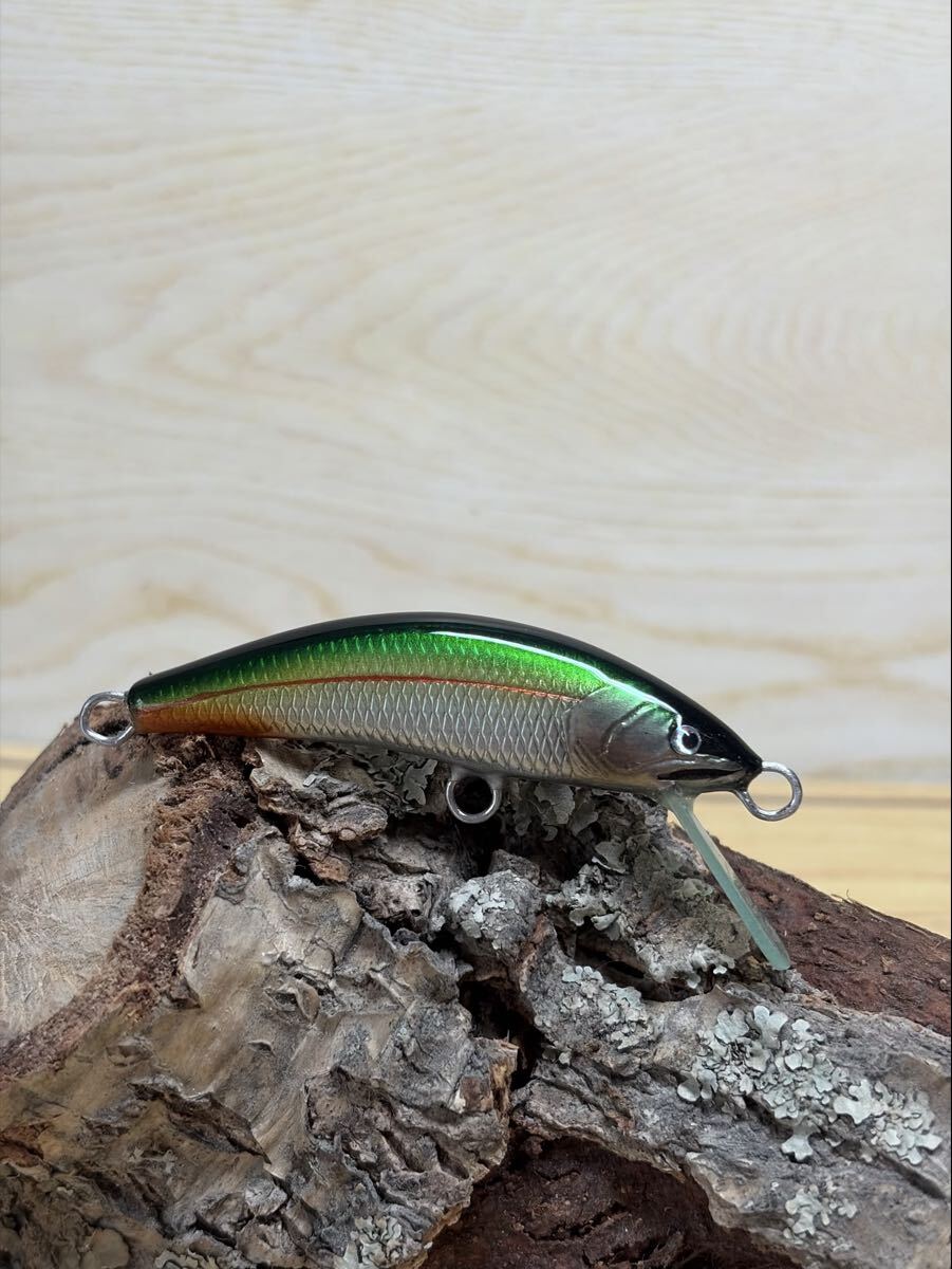 新品】☆ハンドメイドルアー バルサ stomp lures ミノー 赤金カラー