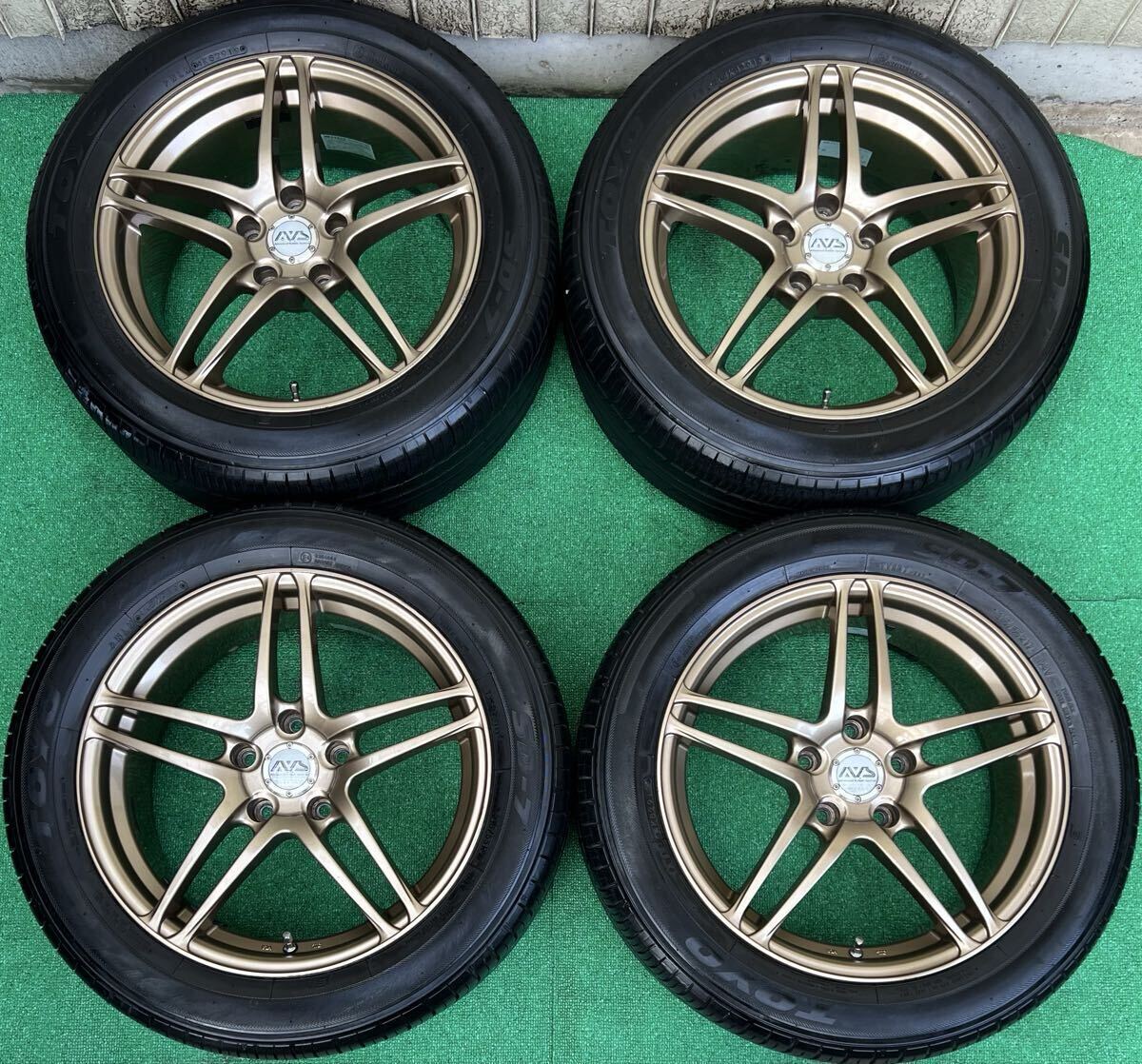 ほぼ 新車外し】2019年製 トヨタ カローラ ツーリング WxB 純正 17