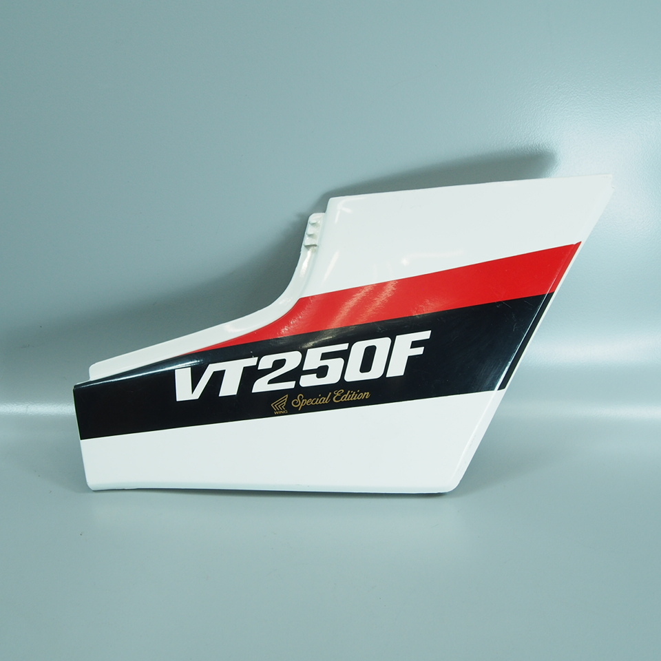 VT250F アルフィン ロゴ有/中古 美品 サイドカバーMC08丸フレーム