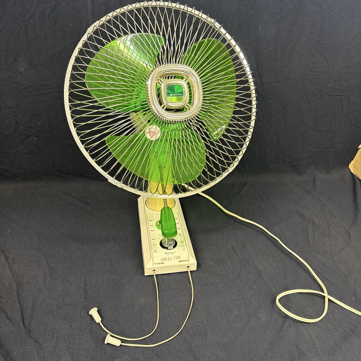 動作品】 昭和レトロ SANYO EF-C30KX 30cm 壁掛扇 LIVING TYPE 壁掛け