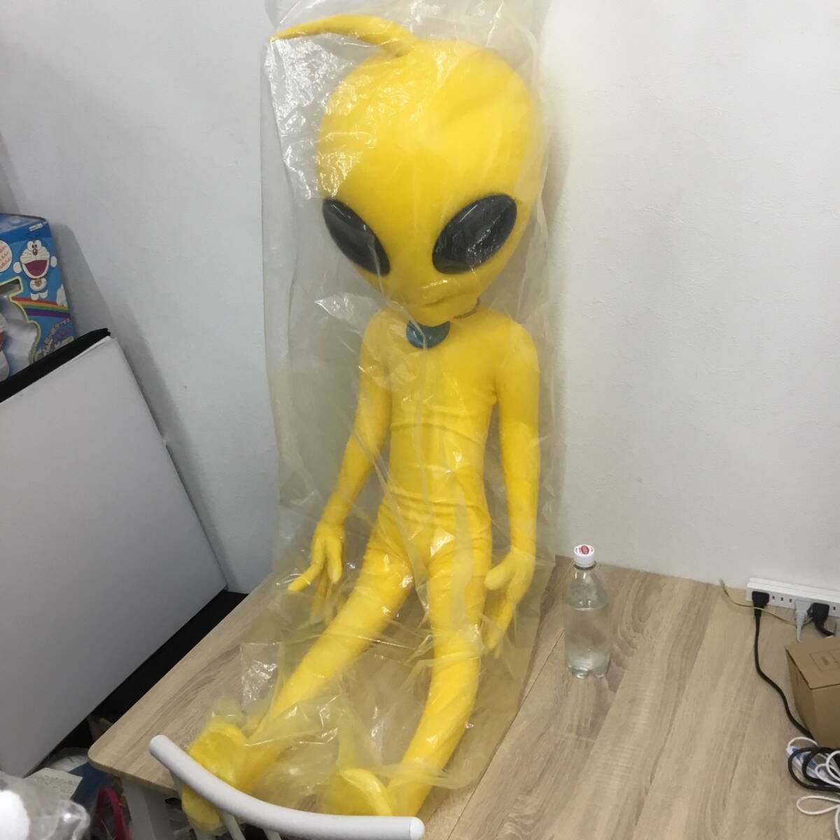 日清 カップヌードル UT 等身大フィギュア 宇宙人 中古品の落札情報