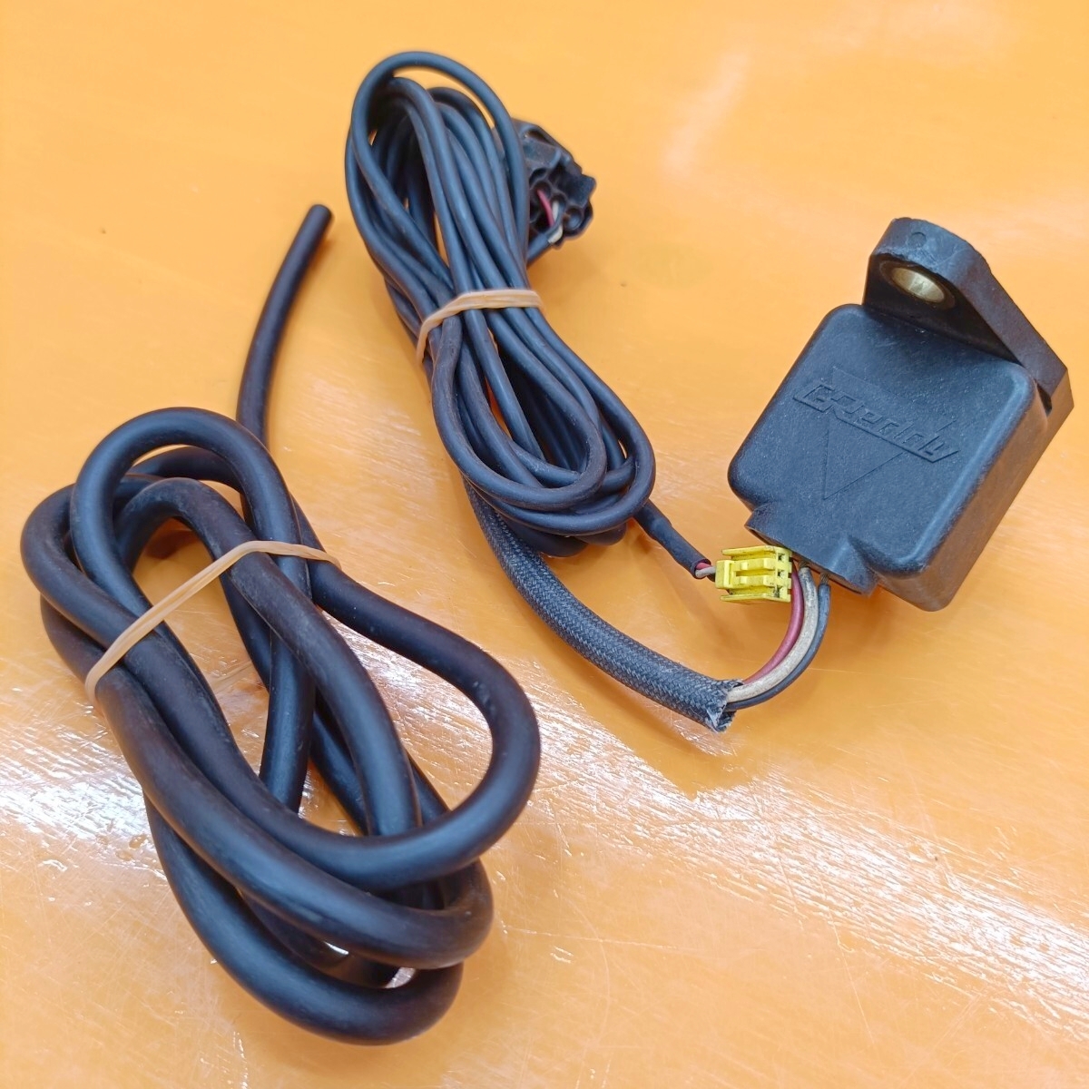 ジムニー V-JA11V ブーストセンサー 圧力センサー 18590-82C00 自動車