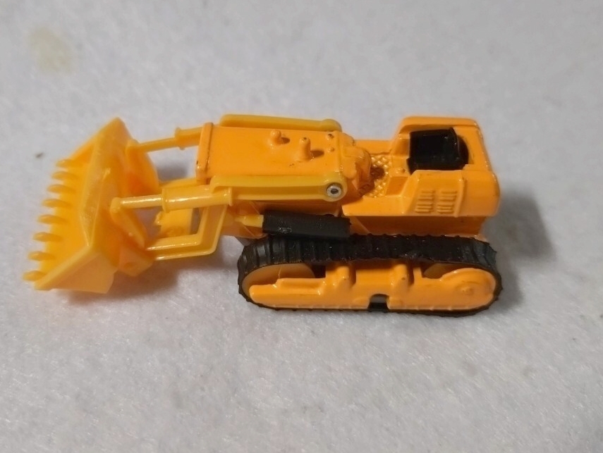 Tonka トンカ ショベルカーとブルドーザーが合体したキャタピラ型作業