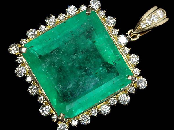 中古】平成モスラ☆エリアスの盾 ペンダント 美品☆限定品 送料無料の
