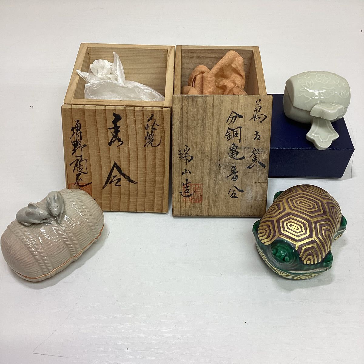 送料340~□伊東桂楽 楽焼 香合 木魚のねずみ□甘えた坊主 木箱入り
