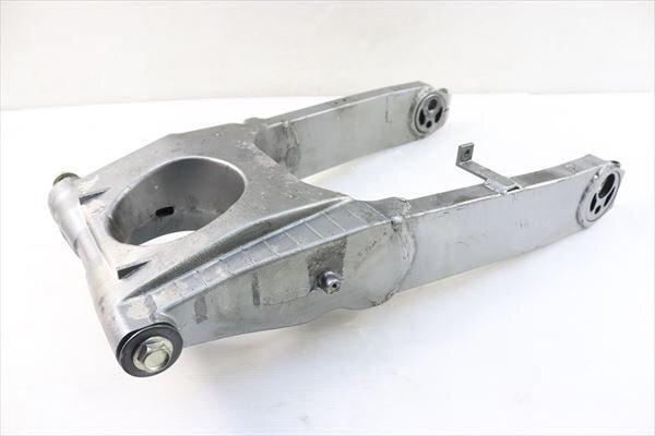 中古】カワサキZZR1100 7N01補強付きスイングアーム、スタンドフック