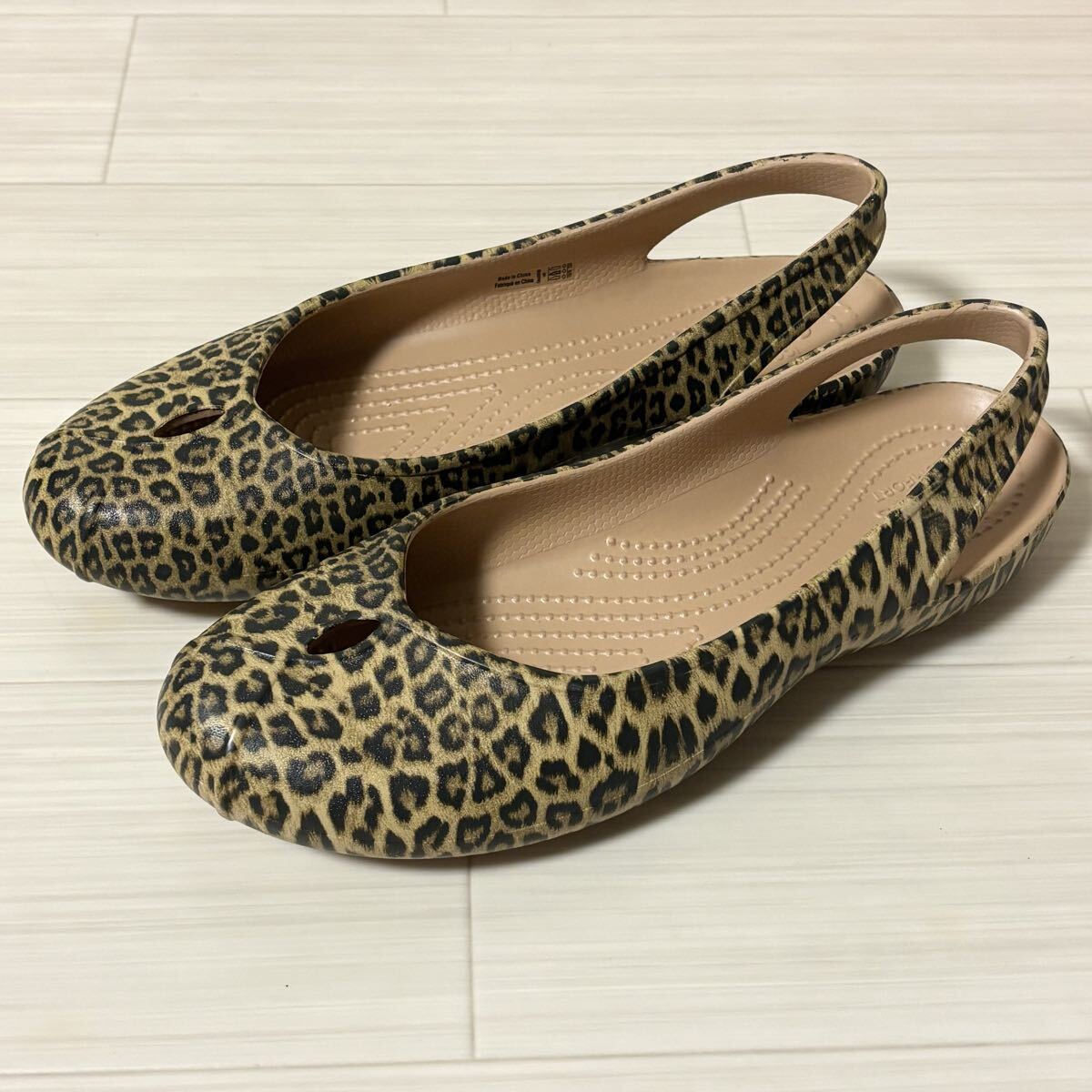 クロックス CROCS レオパード ヒョウ柄 黒 ブラック m6 / w8 24の落札