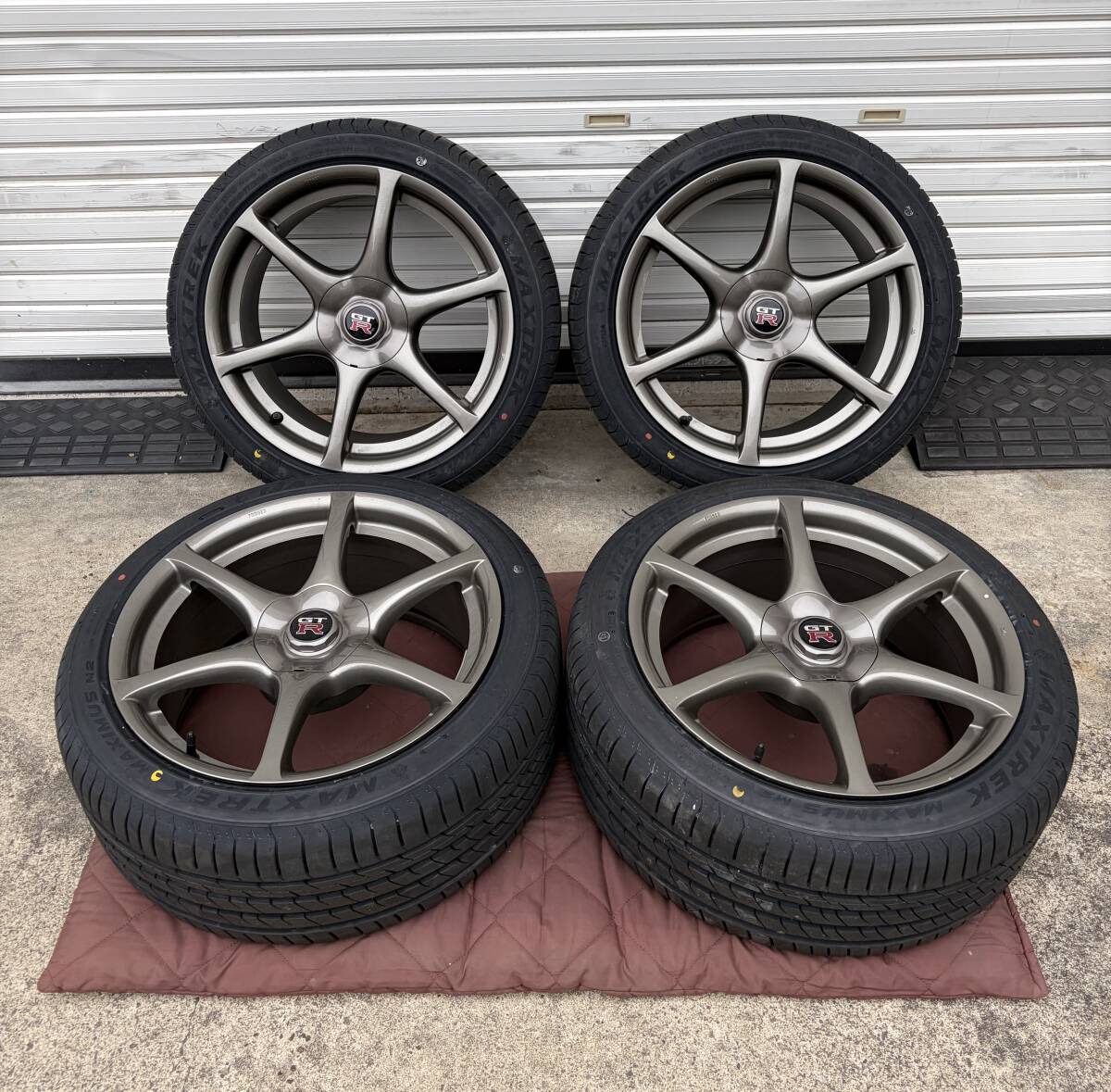 中古】r34 純正 ホイール BNR34 GTR34 綺麗 流用等 タイヤ新品の落札