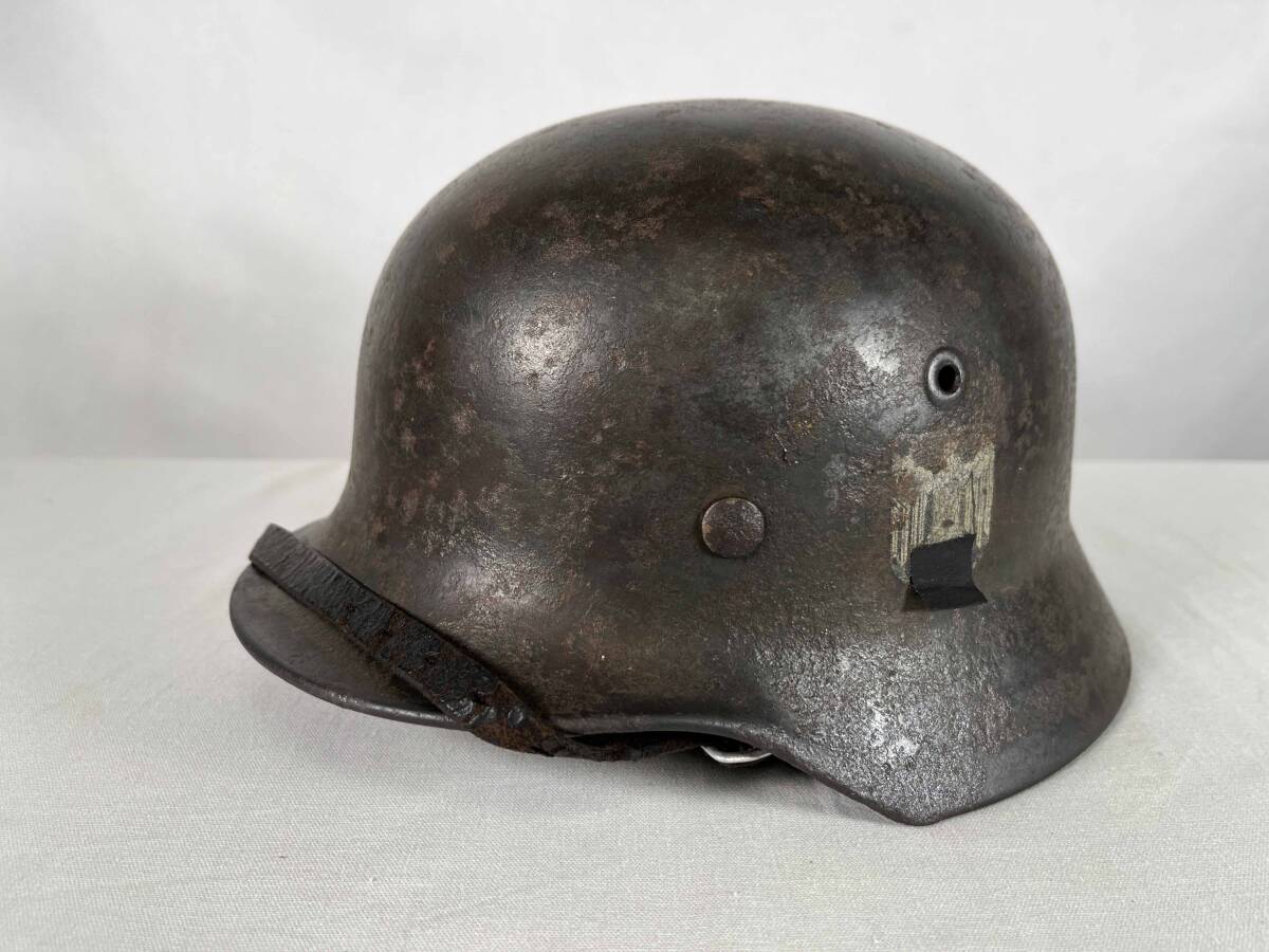 ドイツ軍 ヘルメット スチール鉄帽 第二次大戦 冬季塗装の落札情報詳細