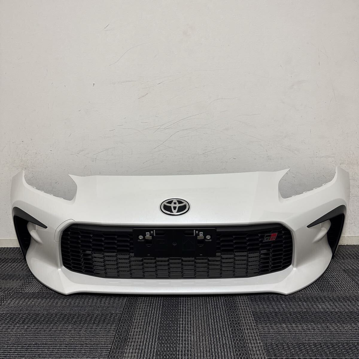中古】トヨタ 86 ZN6 前期 純正 フロントバンパー 【 K1X