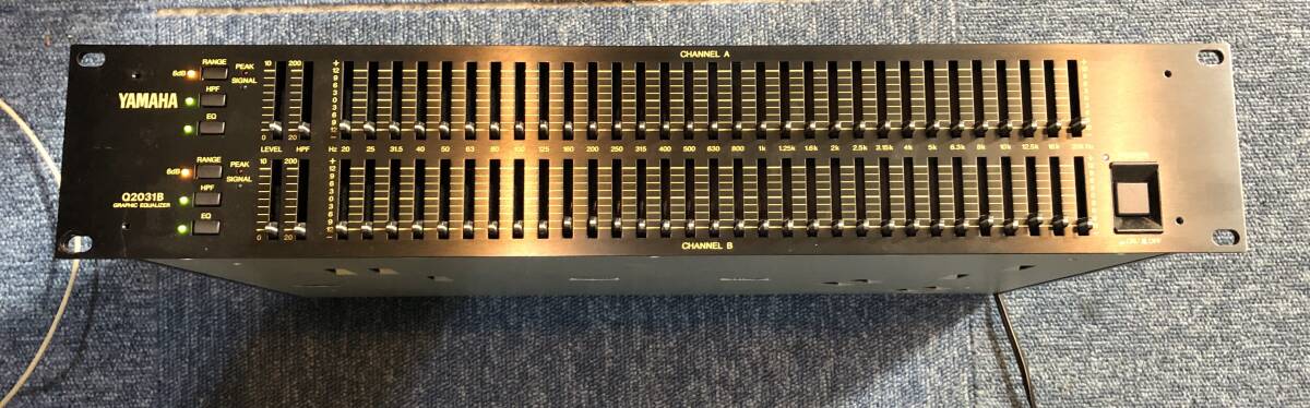 ヤマハ グラフィックイコライザーQ1131 2台 ラック入り ヤマハ グラフィックイコライザーQ1131 2台 ラック入り YAMAHA Q1131