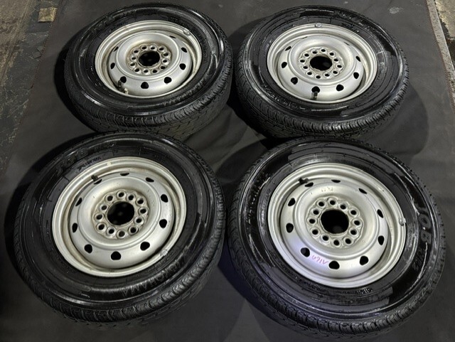 未使用に近い】日産 NV100クリッパー DXグレード 純正ホイールカバー