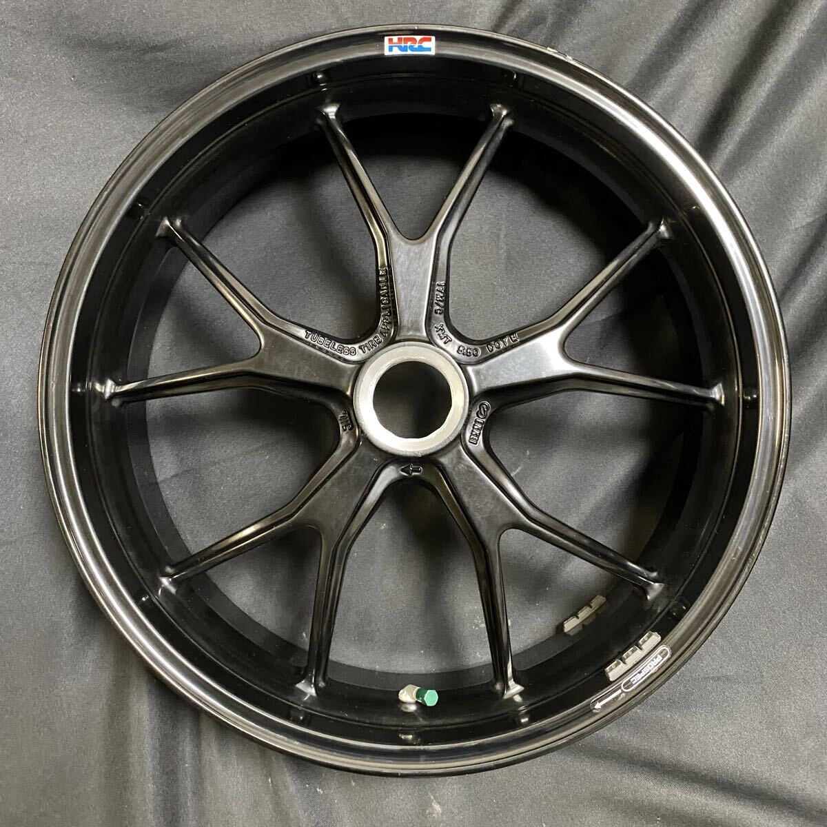 2002年ZZR400 ZX400Nリアワイドホイール、ライムグリーン全塗装、綺麗