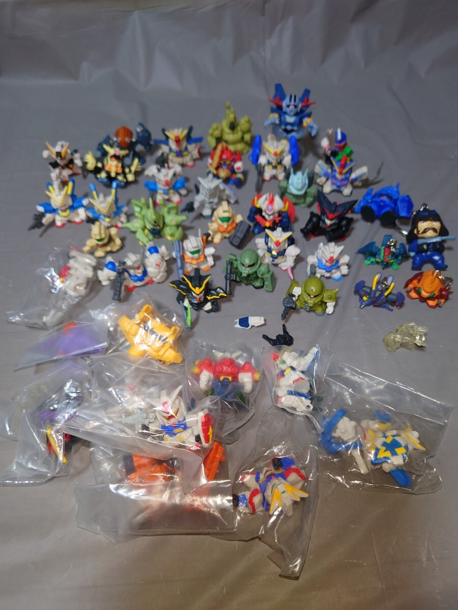 アニメフィギュア キーホルダー 大量セット まとめ売り （ガンダム等） ☆機動戦士ガンダム ザクザクワールドキーホルダー 18個まとめ売り