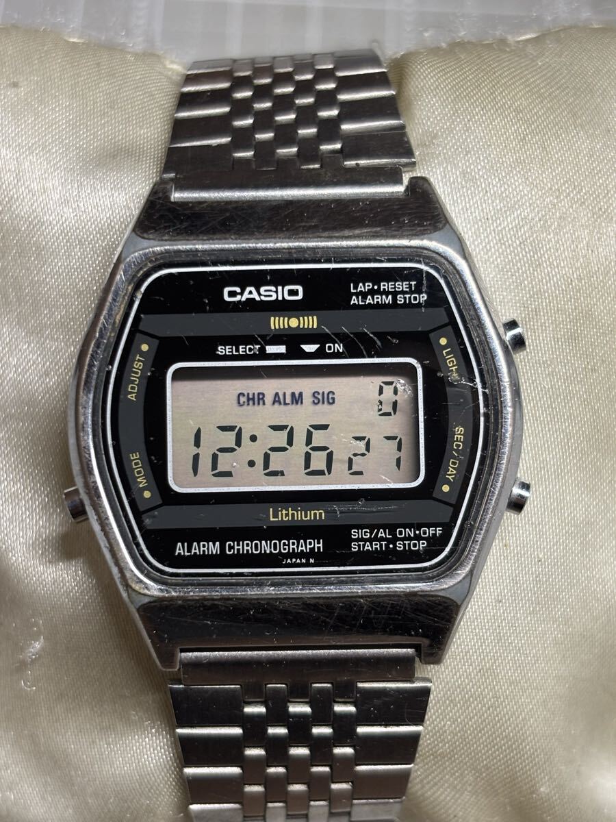 動作品 ジャンク 2個 CASIO W-24 W-24-A 248 カシオ ALARM CHRONOGRAPH