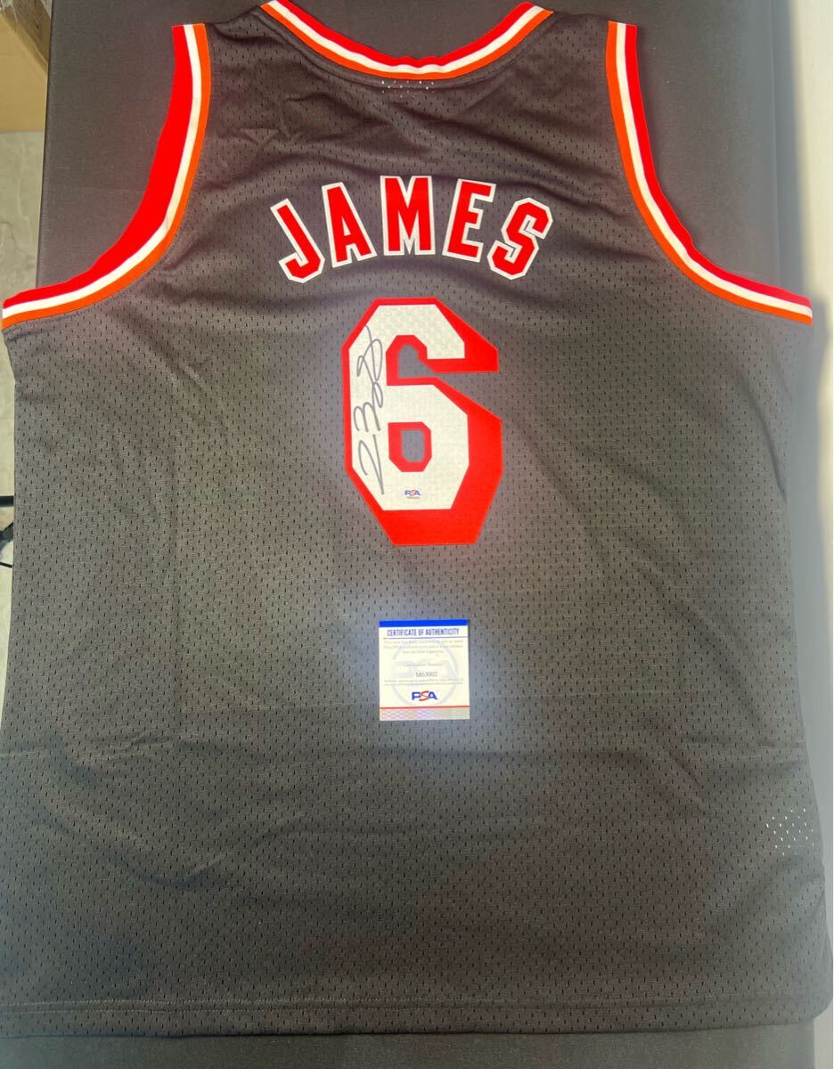 新品】レブロン・ジェームズ 直筆サインフォト/写真 NBA レイカーズ