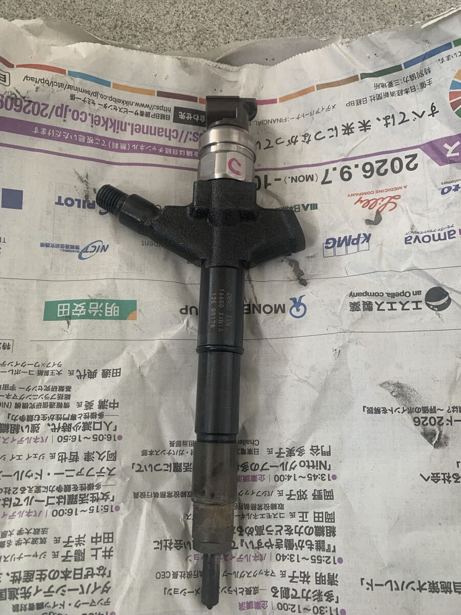 傷や汚れあり】NV350 キャラバン 純正インジェクター中古④ A6600