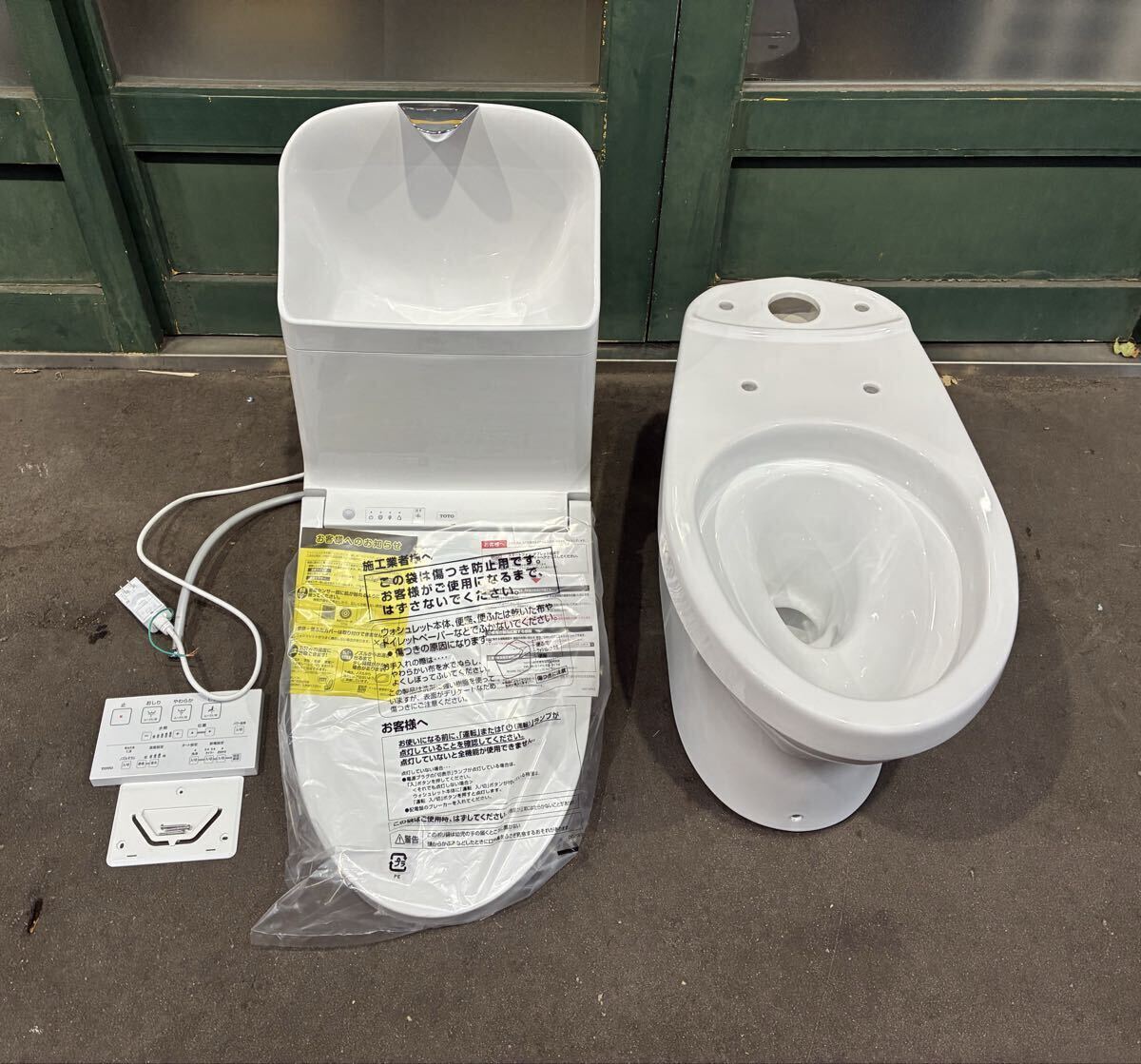 TOTO ウォシュレット　TCF2232 未使用】TOTO ウォシュレット 便座 新品 TCF 2232 温水便座の落札情報