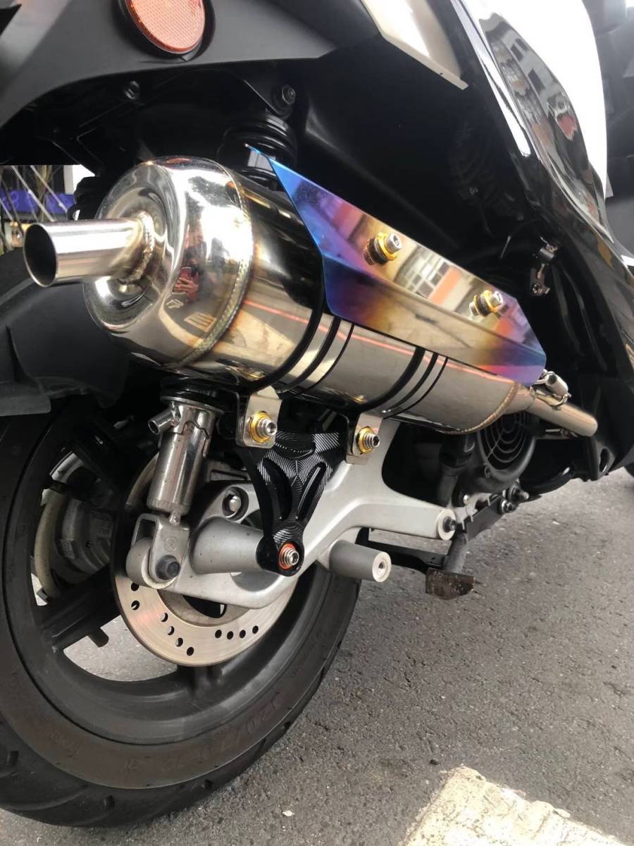 台湾TILIER製 隔壁マフラー　シグナスグリファス用　ボアアップ対応 台湾TILIER製 隔壁マフラー シグナスグリファス用 ボアアップ対応