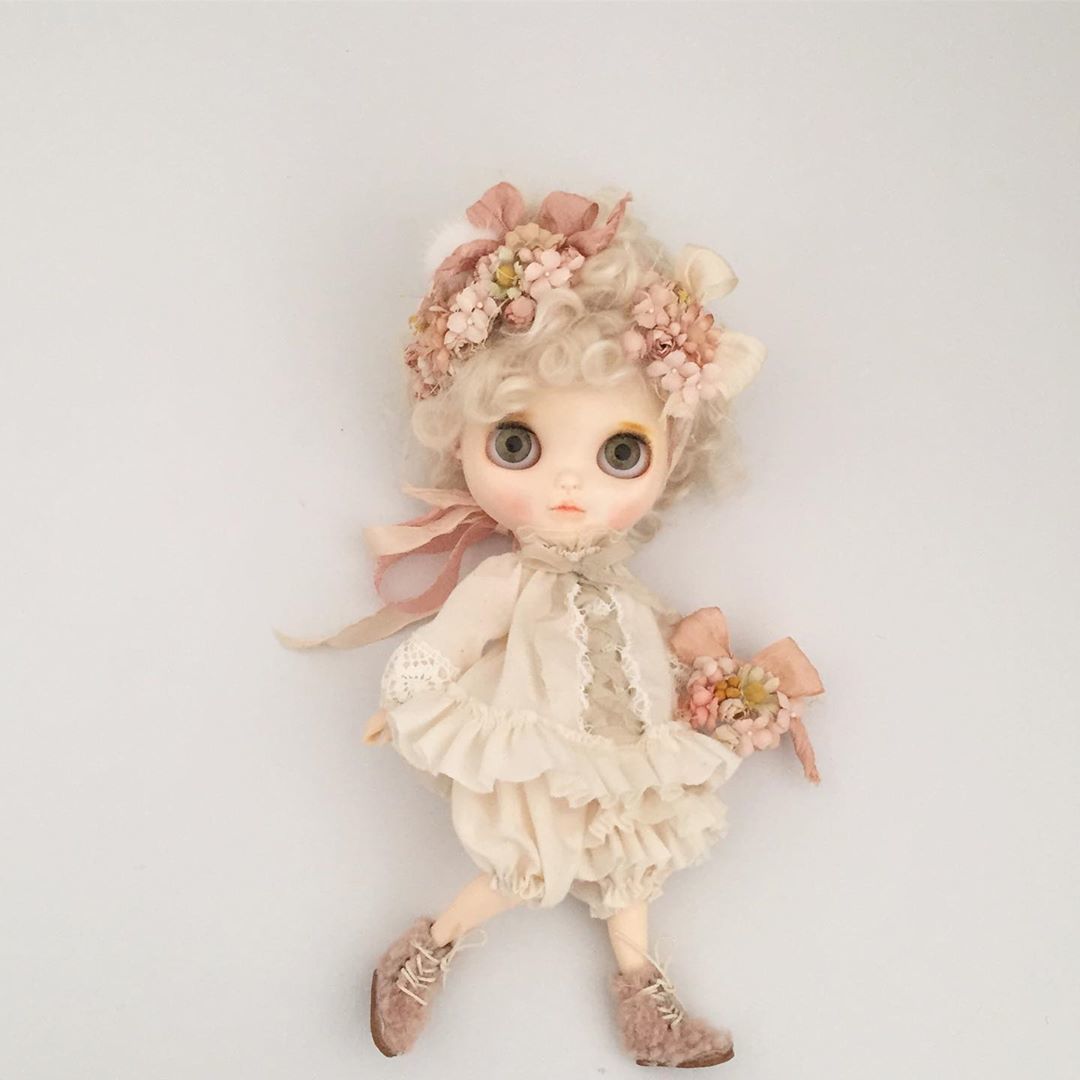 新品】blythe ブライス 布花ヘッドドレスとヘアクリップの4点セットの