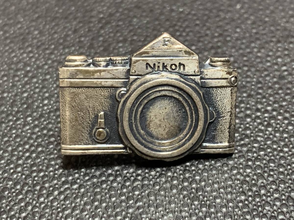 ニコン nikon カメラ意匠 タイピン 社章 ピンバッジ 徽章 襟章