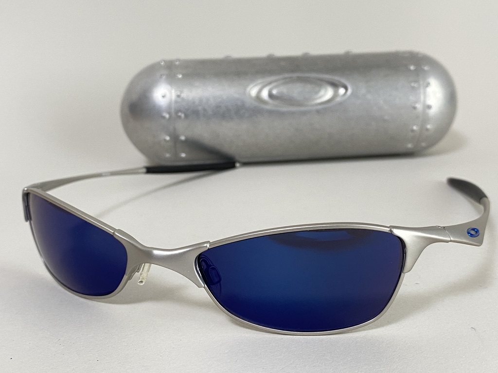 メタルケース付☆OAKLEYオークリー WIRETAPワイヤータップ Silver