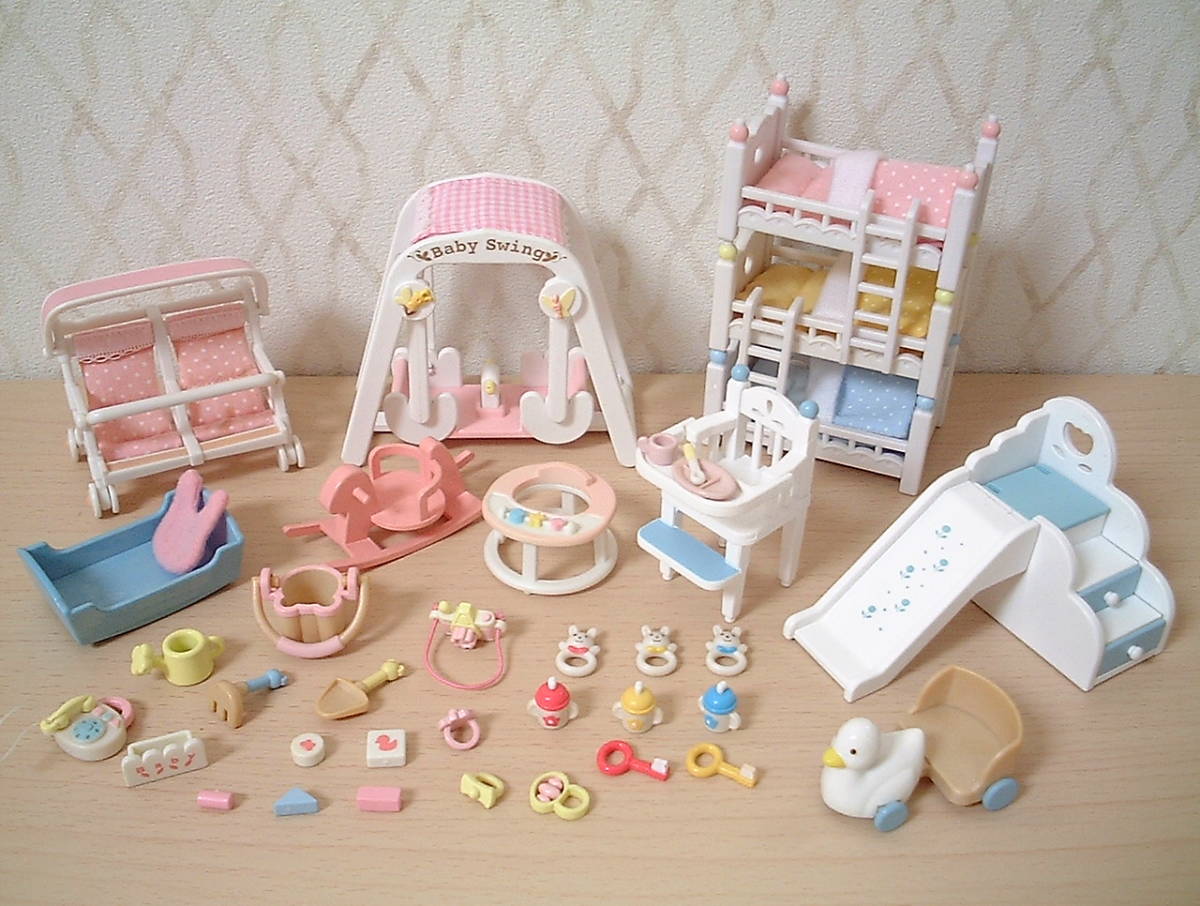 シルバニアファミリー ベビー家具 赤ちゃん用品まとめて ブランコ 三段ベッド 2人用ベビーカー すべり台 ゆりかご チェア食器 の落札情報詳細 ヤフオク落札価格情報 オークフリー スマートフォン版