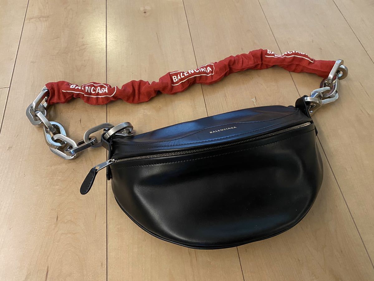 Balenciaga バレンシアガ レザー ボディバック 大きかっ