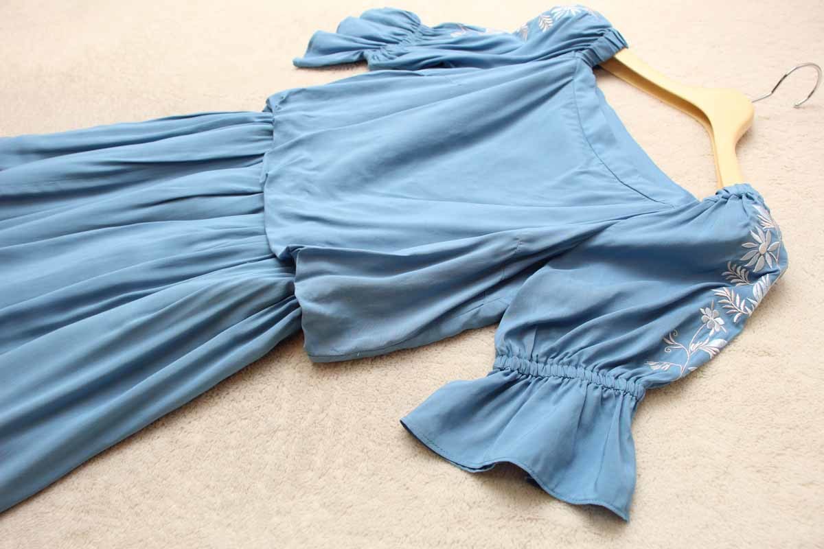 新品 6 377 新品 肩刺繍入りウエストマークスクエアネックワンピース の落札情報詳細 ヤフオク落札価格情報 オークフリー スマートフォン版