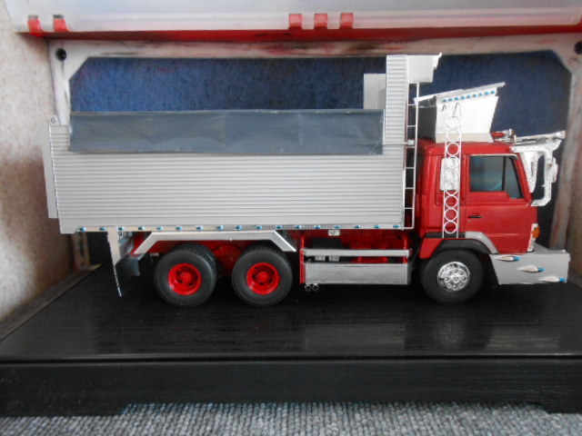 アオシマ　デコトラ・ダンプ　龍砲　スーパードルフィン1/32 ドルフィン・ダンプのプラモデル ( ಠωಠ) | 店舗おススメ情報