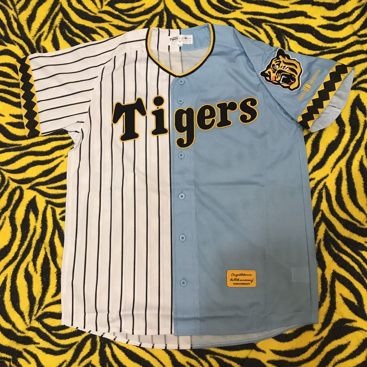【レア/美品】阪神タイガース　アーバンリサーチ　限定ユニフォーム Amazon.co.jp: 阪神タイガース アーバンリサーチ 限定