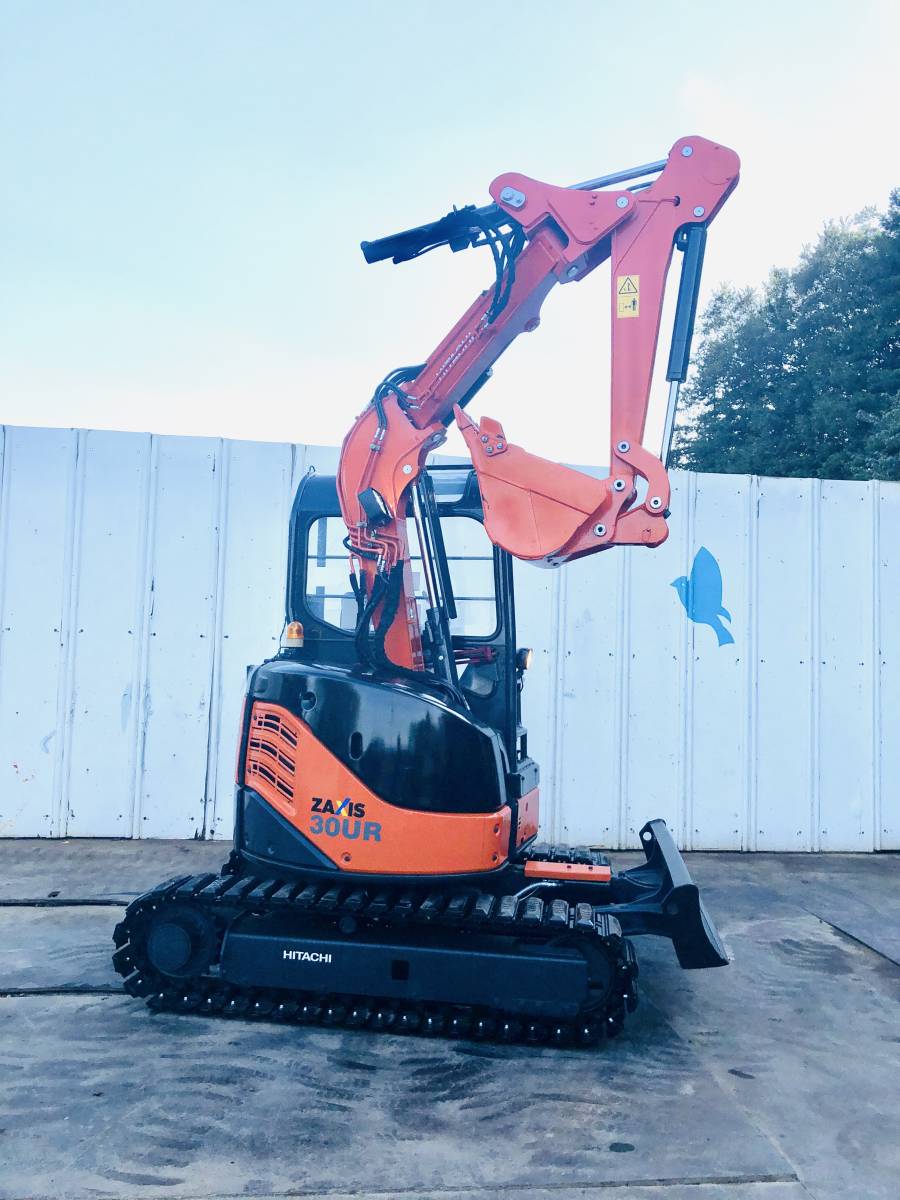 日立 ZX30UR(エアマン OEM AX30UR-3) 小旋回 3tクラス 4way