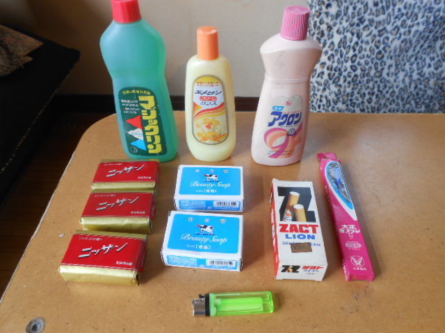 新品 昭和レトロ 洗剤 石鹸歯磨き 歯ブラシ １０点 花王 大正 エメロン ライオン ニッサン 店舗 飾り 雑貨 の落札情報詳細 ヤフオク落札価格情報 オークフリー スマートフォン版