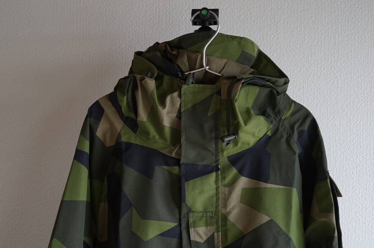 新品】スウェーデン軍 M90 ミリタリー ECWCS ゴアテックス Sサイズ