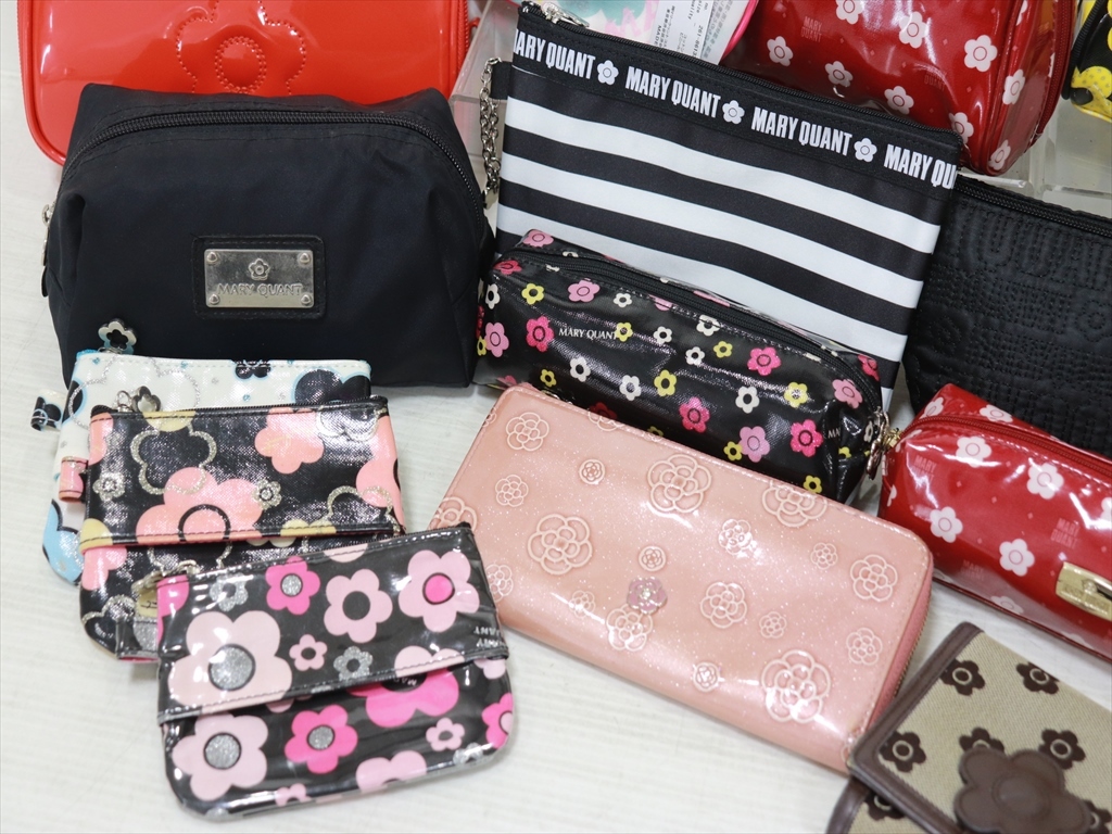 中古 1円 正規まとめ 未使用 美品有 14点 マリークワント クレイサス 財布 ポーチ等 14点まとめて 大量セット A の落札情報詳細 ヤフオク落札価格情報 オークフリー スマートフォン版