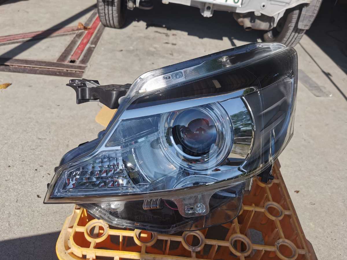 スズキ スペーシアカスタム(MK32S/42S) 純正左ヘッドライト